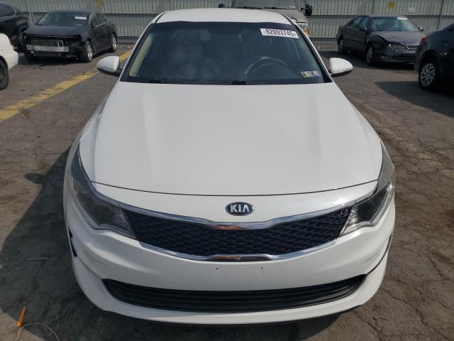 5XXGT4L36JG193659 - 2018 KIA OPTIMA LX WHITE photo 5