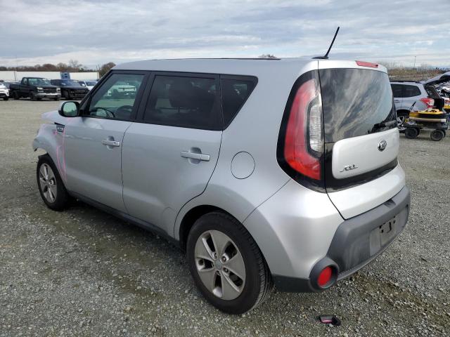 KNDJN2A23F7778651 - 2015 KIA SOUL SILVER photo 2