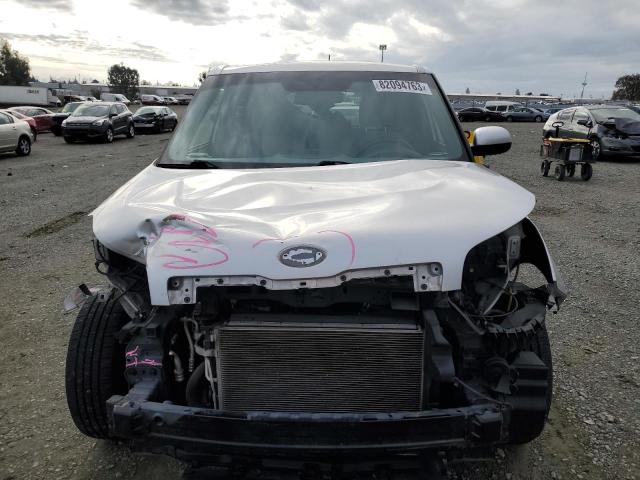 KNDJN2A23F7778651 - 2015 KIA SOUL SILVER photo 5