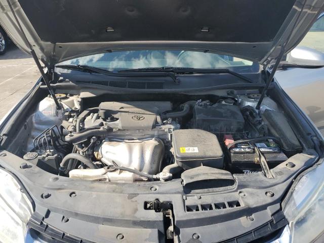 4T1BF1FKXHU695853 - 2017 TOYOTA CAMRY LE ვერცხლისფერი ფოტო 11