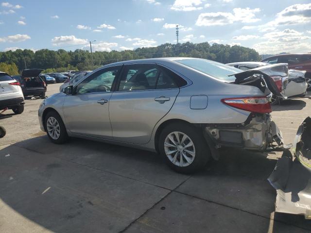 4T1BF1FKXHU695853 - 2017 TOYOTA CAMRY LE ვერცხლისფერი ფოტო 2