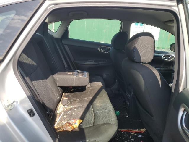 3N1AB7AP8JY335326 - 2018 NISSAN SENTRA S 灰色 照片 10