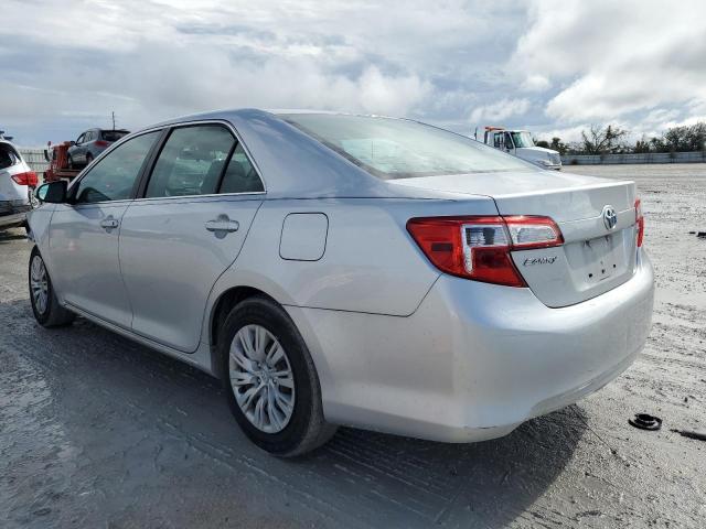4T4BF1FK2CR220230 - 2012 TOYOTA CAMRY BASE SILVER photo 2