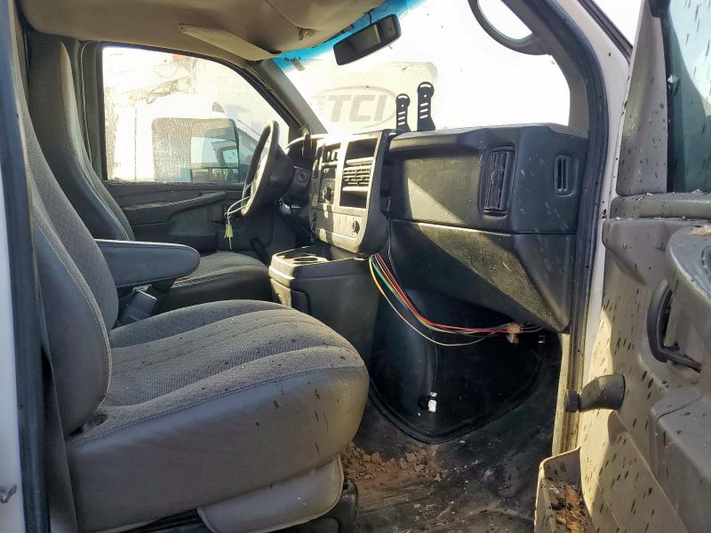 1GB3G3BG5E1214072 - 2014 CHEVROLET EXPRESS G3 WHITE photo 10