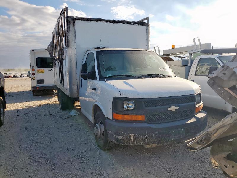 1GB3G3BG5E1214072 - 2014 CHEVROLET EXPRESS G3 WHITE photo 5