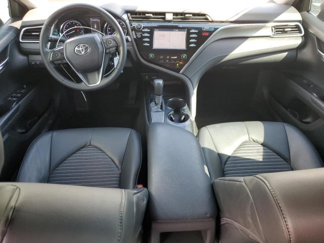 4T1B11HK1JU663567 - 2018 TOYOTA CAMRY L SILVER photo 8