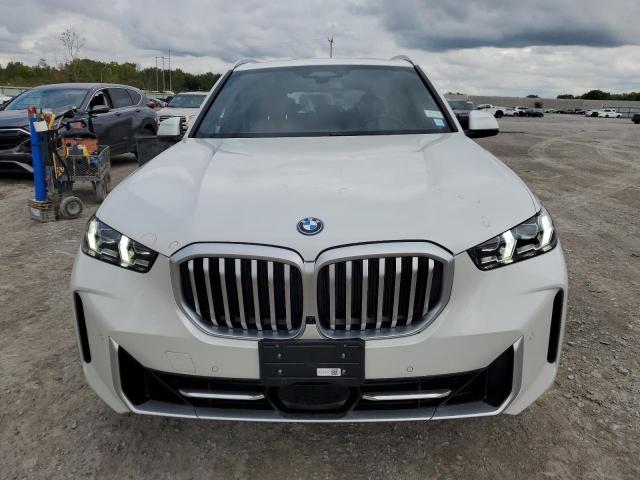 5UX43EU04R9U28192 - 2024 BMW X5 XDRIVE50E WHITE photo 5