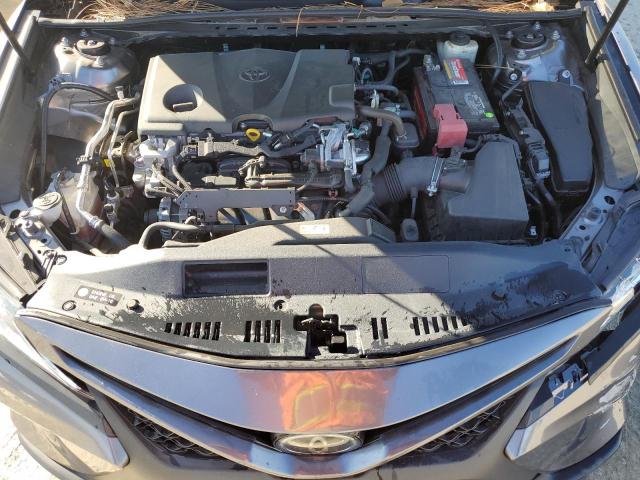 4T1B11HK6JU521988 - 2018 TOYOTA CAMRY L SILVER photo 11