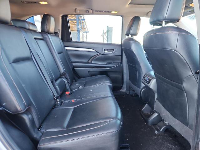 5TDKZRFH3KS553791 - 2019 TOYOTA HIGHLANDER SE WHITE photo 11