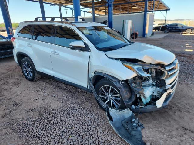 5TDKZRFH3KS553791 - 2019 TOYOTA HIGHLANDER SE WHITE photo 4