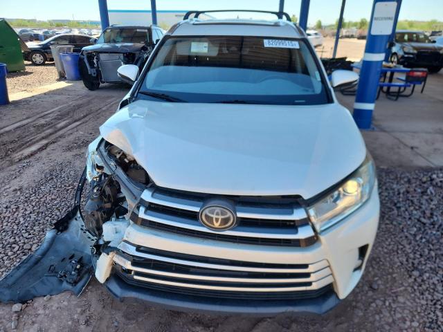 5TDKZRFH3KS553791 - 2019 TOYOTA HIGHLANDER SE WHITE photo 5
