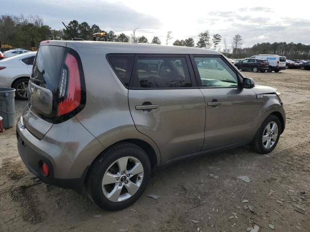 KNDJN2A22J7587621 - 2018 KIA SOUL GRAY photo 3