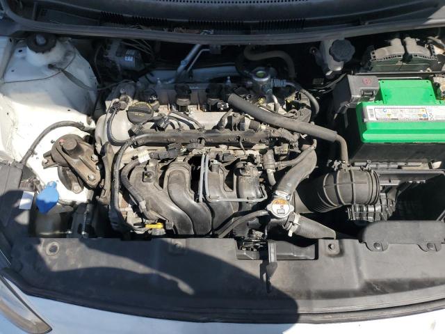 KMHCT4AE3GU060889 - 2016 HYUNDAI ACCENT SE WHITE photo 11