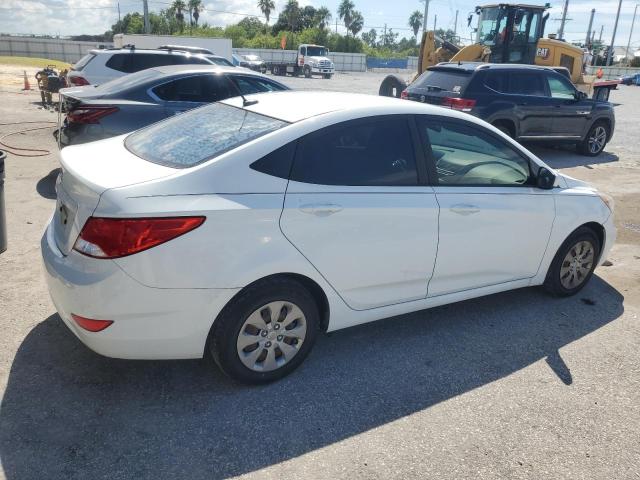 KMHCT4AE3GU060889 - 2016 HYUNDAI ACCENT SE WHITE photo 3