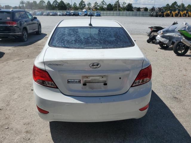 KMHCT4AE3GU060889 - 2016 HYUNDAI ACCENT SE WHITE photo 6