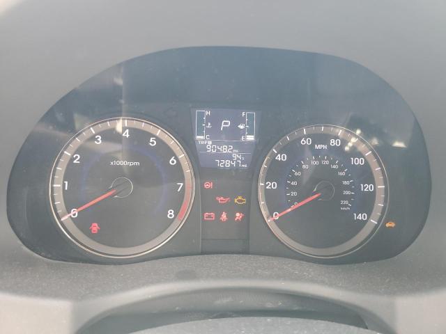 KMHCT4AE3GU060889 - 2016 HYUNDAI ACCENT SE WHITE photo 9