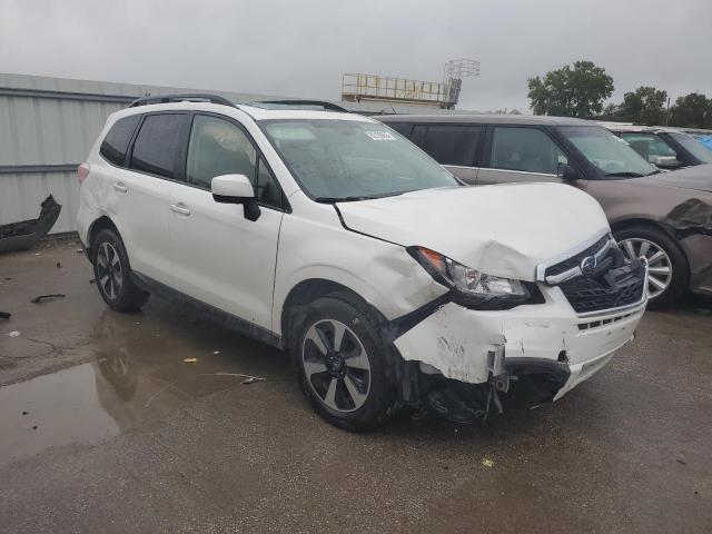 JF2SJAGC3HH440840 - 2017 SUBARU FORESTER 2.5I PREMIUM WHITE photo 4