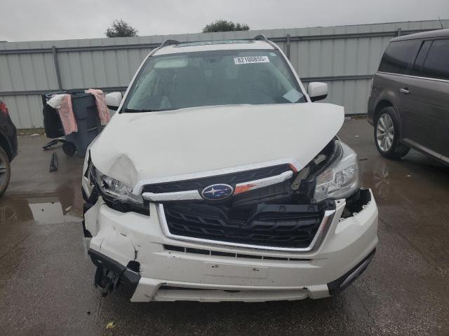 JF2SJAGC3HH440840 - 2017 SUBARU FORESTER 2.5I PREMIUM WHITE photo 5
