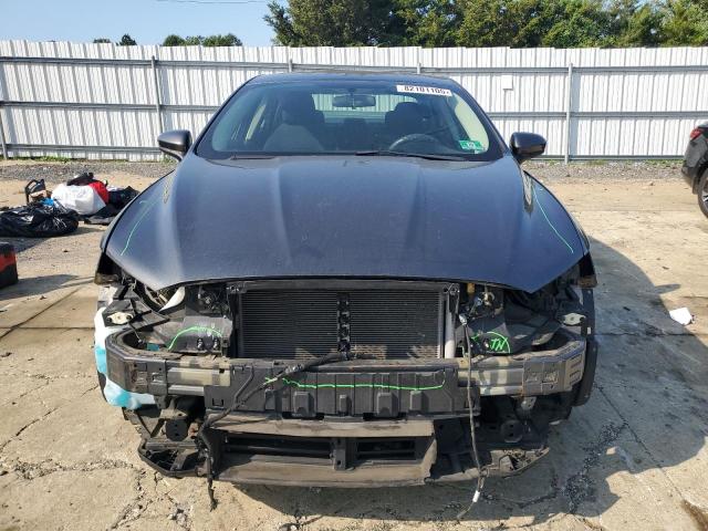 3FA6P0H73HR208379 - 2017 FORD FUSION SE GRAY photo 5