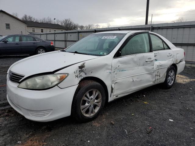 4T1BE30K55U623428 - 2005 TOYOTA CAMRY LE WHITE photo 1