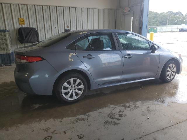 5YFEPMAE1NP334036 - 2022 TOYOTA COROLLA LE BLUE photo 3