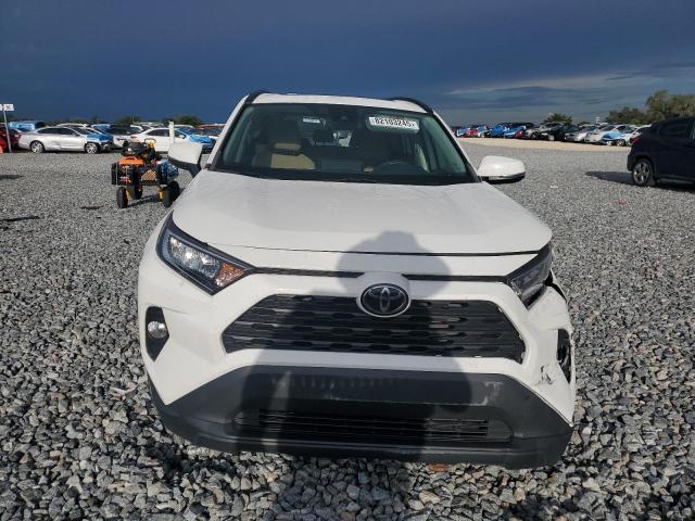 2T3W1RFVXMC116629 - 2021 TOYOTA RAV4 XLE WHITE photo 5