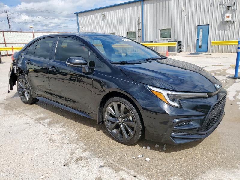 JTDBCMFE1RJ028231 - 2024 TOYOTA COROLLA LE BLACK photo 4