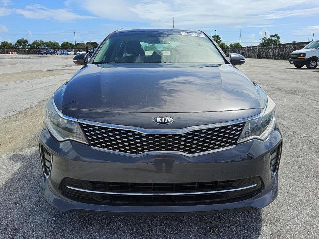 5XXGT4L36JG254959 - 2018 KIA OPTIMA LX Gris foto 5