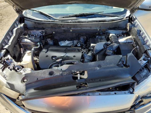 JA4AP3AU9JZ004543 - 2018 MITSUBISHI OUTLANDER ES فضي صورة 12