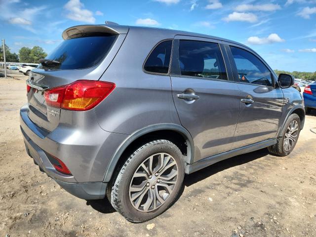 JA4AP3AU9JZ004543 - 2018 MITSUBISHI OUTLANDER ES فضي صورة 3