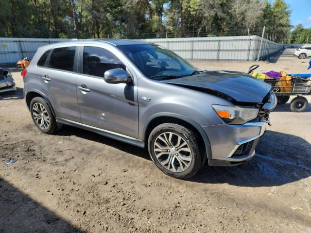 JA4AP3AU9JZ004543 - 2018 MITSUBISHI OUTLANDER ES فضي صورة 4