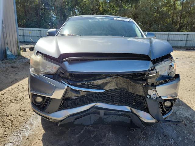 JA4AP3AU9JZ004543 - 2018 MITSUBISHI OUTLANDER ES فضي صورة 5