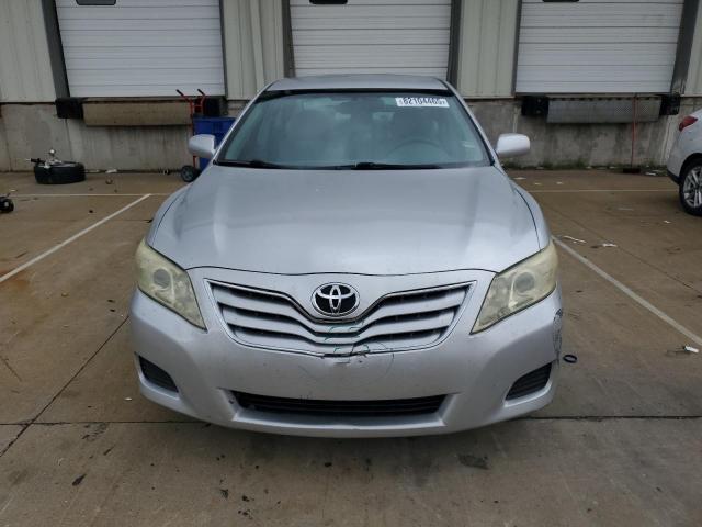 4T1BF3EK2BU167079 - 2011 TOYOTA CAMRY BASE Күміс фото 5