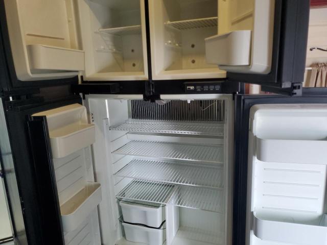 4YDF37528E4700897 - 2014 KEYSTONE MONTANA TWO TONE photo 9