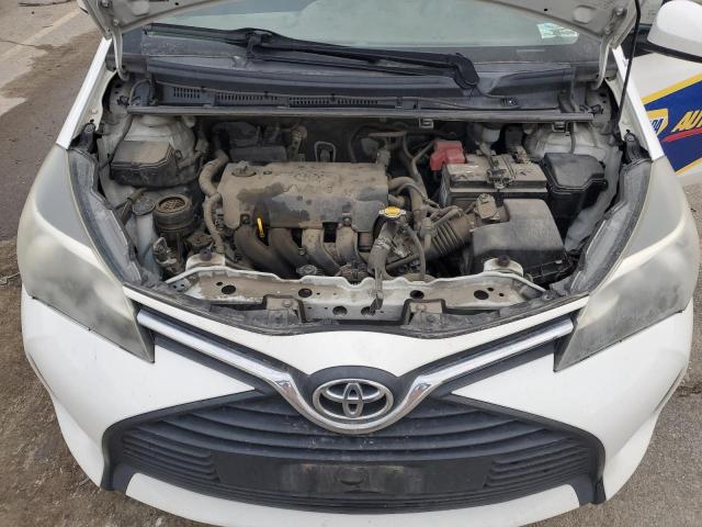 VNKJTUD32FA055907 - 2015 TOYOTA YARIS WHITE photo 11