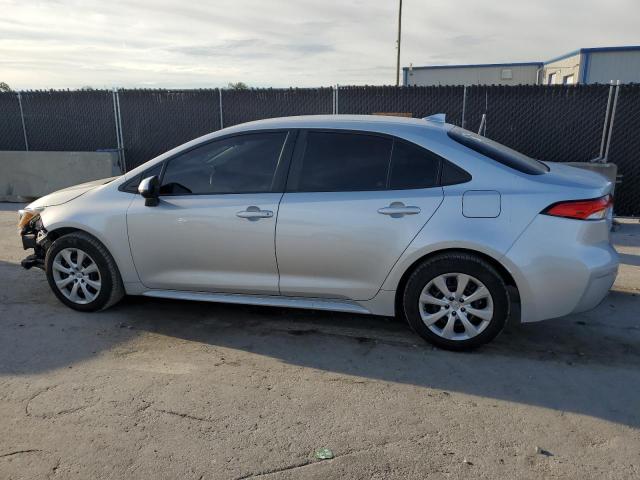 5YFEPRAE1LP064462 - 2020 TOYOTA COROLLA LE Srebrny zdjęcie 2