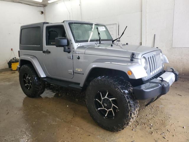 1C4AJWBG7FL737038 - 2015 JEEP WRANGLER SAHARA ვერცხლისფერი ფოტო 4