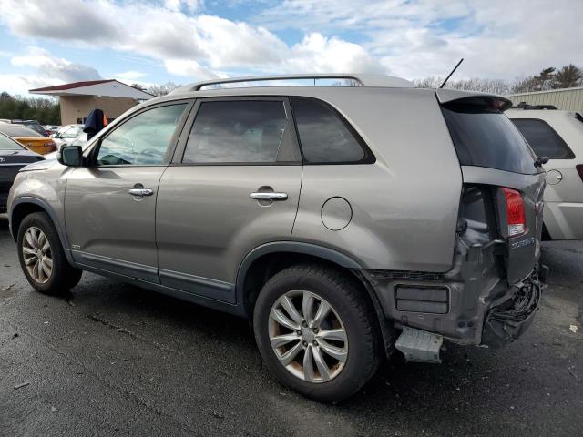 5XYKUDA21BG088977 - 2011 KIA SORENTO EX SILVER photo 2