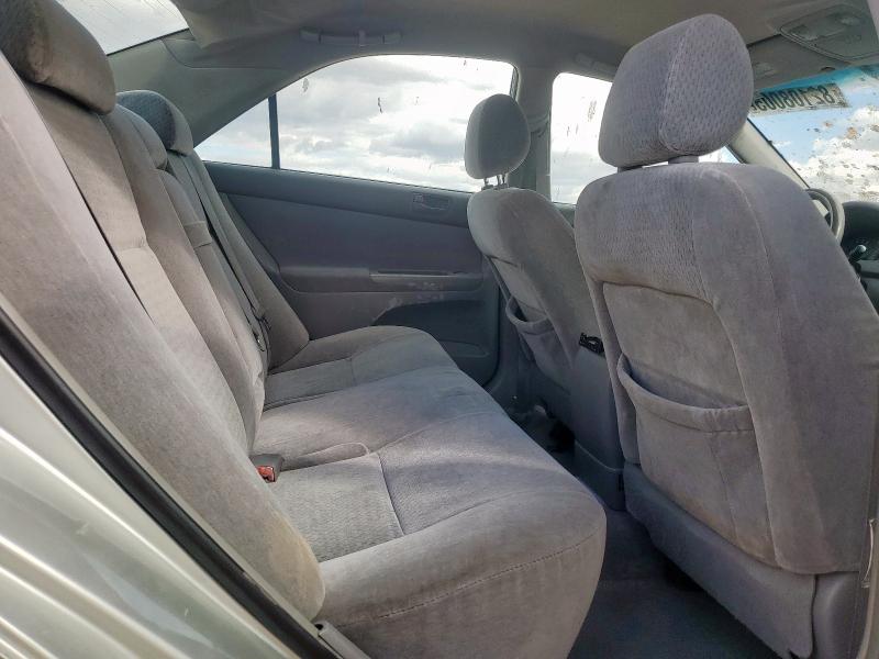 JTDBE32K740271038 - 2004 TOYOTA CAMRY LE 银色 照片 10