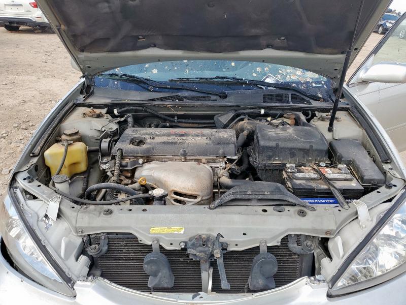 JTDBE32K740271038 - 2004 TOYOTA CAMRY LE 银色 照片 11