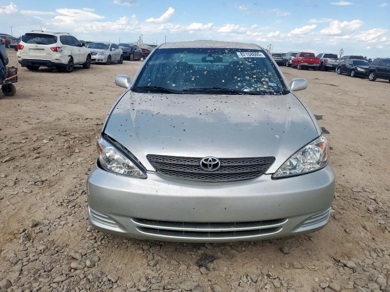 JTDBE32K740271038 - 2004 TOYOTA CAMRY LE 银色 照片 5
