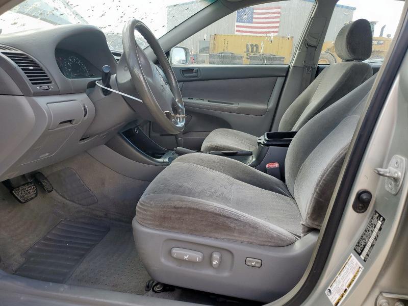 JTDBE32K740271038 - 2004 TOYOTA CAMRY LE 银色 照片 7