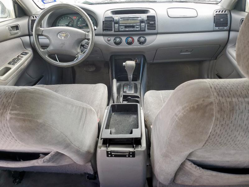 JTDBE32K740271038 - 2004 TOYOTA CAMRY LE 银色 照片 8