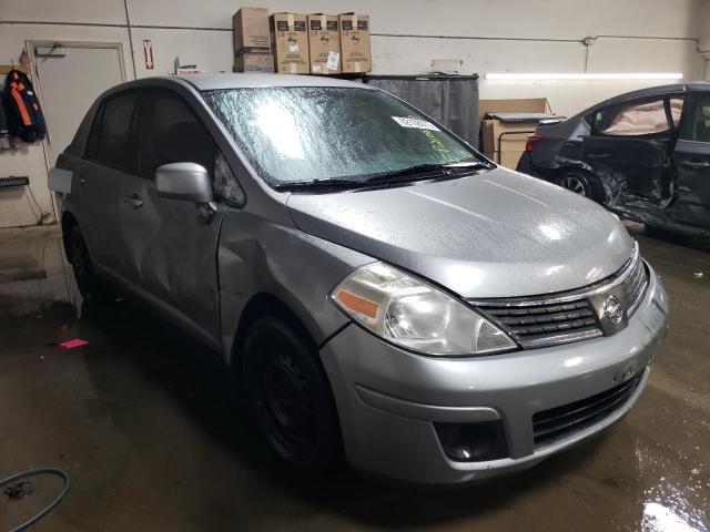 3N1BC11E09L449665 - 2009 NISSAN VERSA S SILVER photo 4