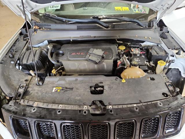 3C4NJDBB7JT395873 - 2018 JEEP COMPASS LATITUDE Beyaz fotoğraf 12