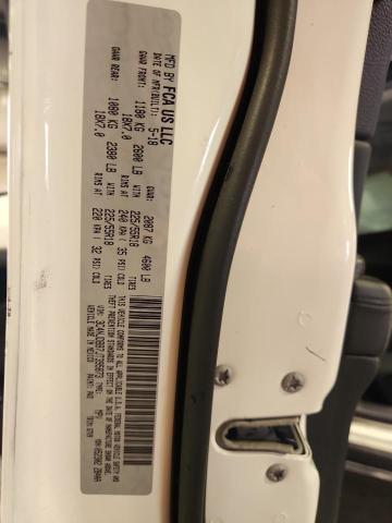 3C4NJDBB7JT395873 - 2018 JEEP COMPASS LATITUDE Beyaz fotoğraf 13