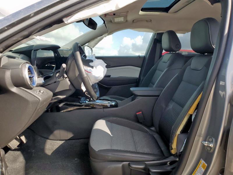 KL77LHE26RC044141 - 2024 CHEVROLET TRAX 1LT SILVER photo 7