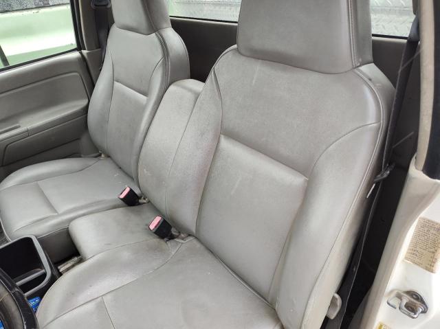 1GCDT148558274169 - 2005 CHEVROLET COLORADO WHITE photo 6