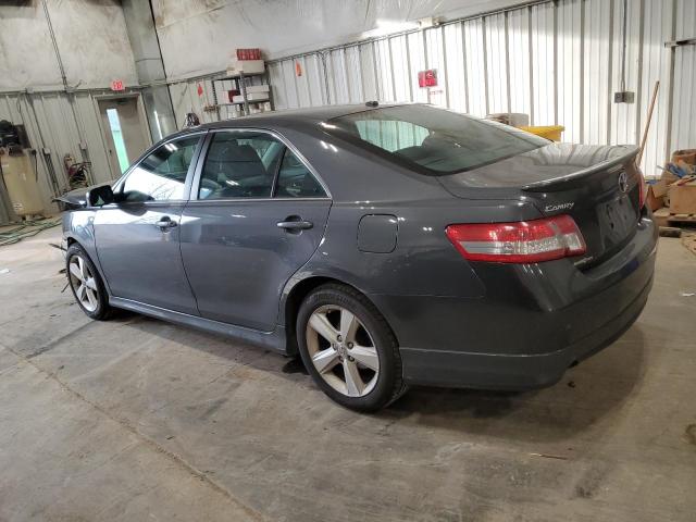 4T1BF3EK3BU618133 - 2011 TOYOTA CAMRY BASE GRAY photo 2