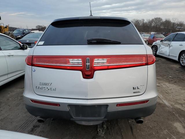 2LMHJ5AT9BBJ54939 - 2011 LINCOLN MKT SILVER photo 6